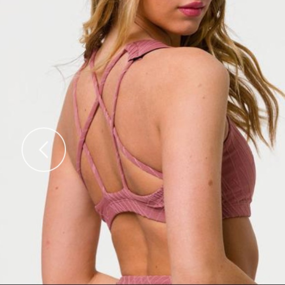 NWT Onzie Rose Mudra bra SM